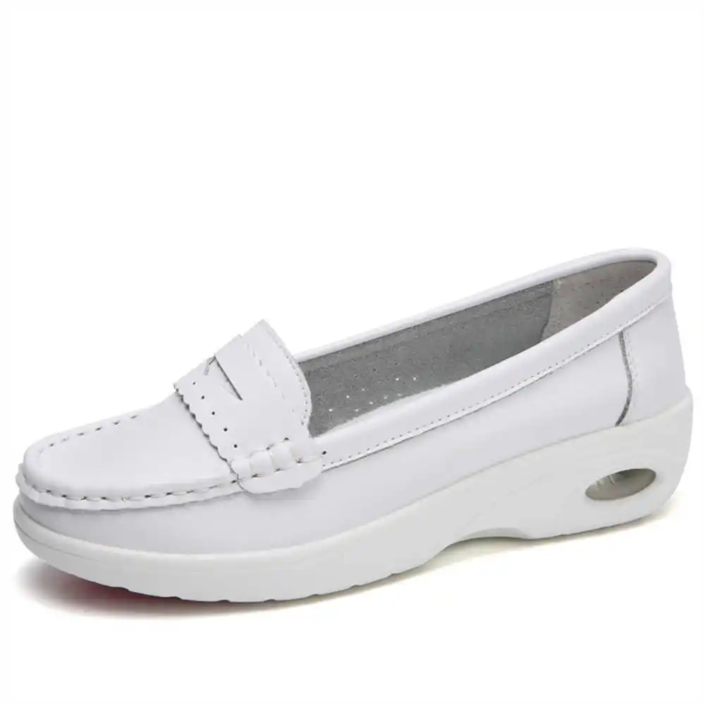 Thick Sole Slipon White Traine - đánh giá và giá Vintage Fashion Collecting And Wearing Designer Classics