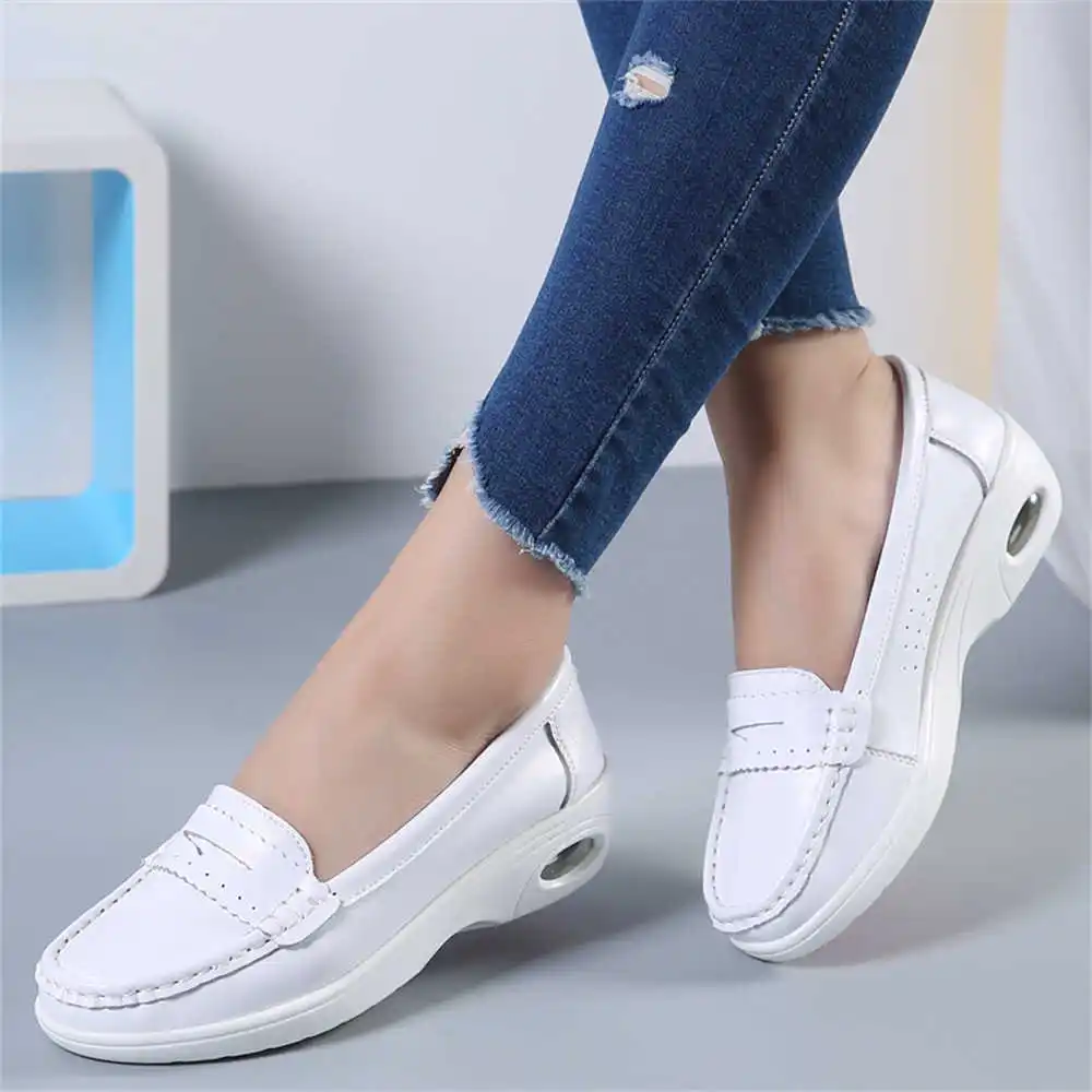 Thick Sole Slipon White Traine - đánh giá và giá Vintage Fashion Collecting And Wearing Designer Classics