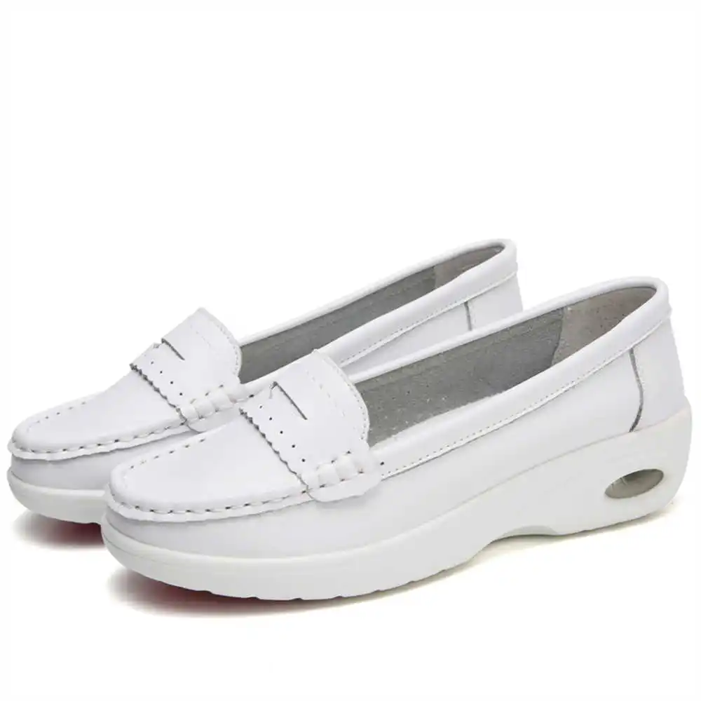 Thick Sole Slipon White Traine - đánh giá và giá Vintage Fashion Collecting And Wearing Designer Classics