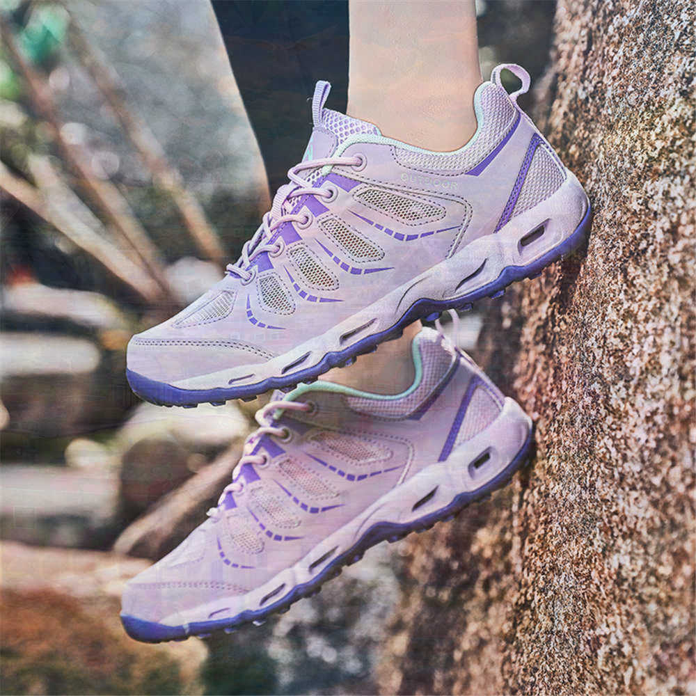 Sumer Round Tip Silver Sneaker - đánh giá và giá Vintage Fashion Collection