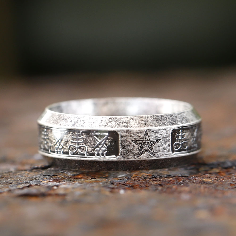 2024 New Vintage Ring Lucifer  - đánh giá và giá Vintage Fashion Guide