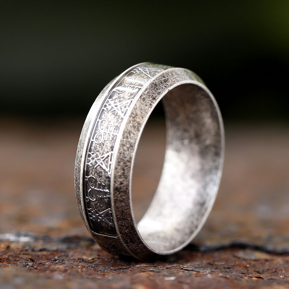 2024 New Vintage Ring Lucifer  - đánh giá và giá Vintage Fashion Guide